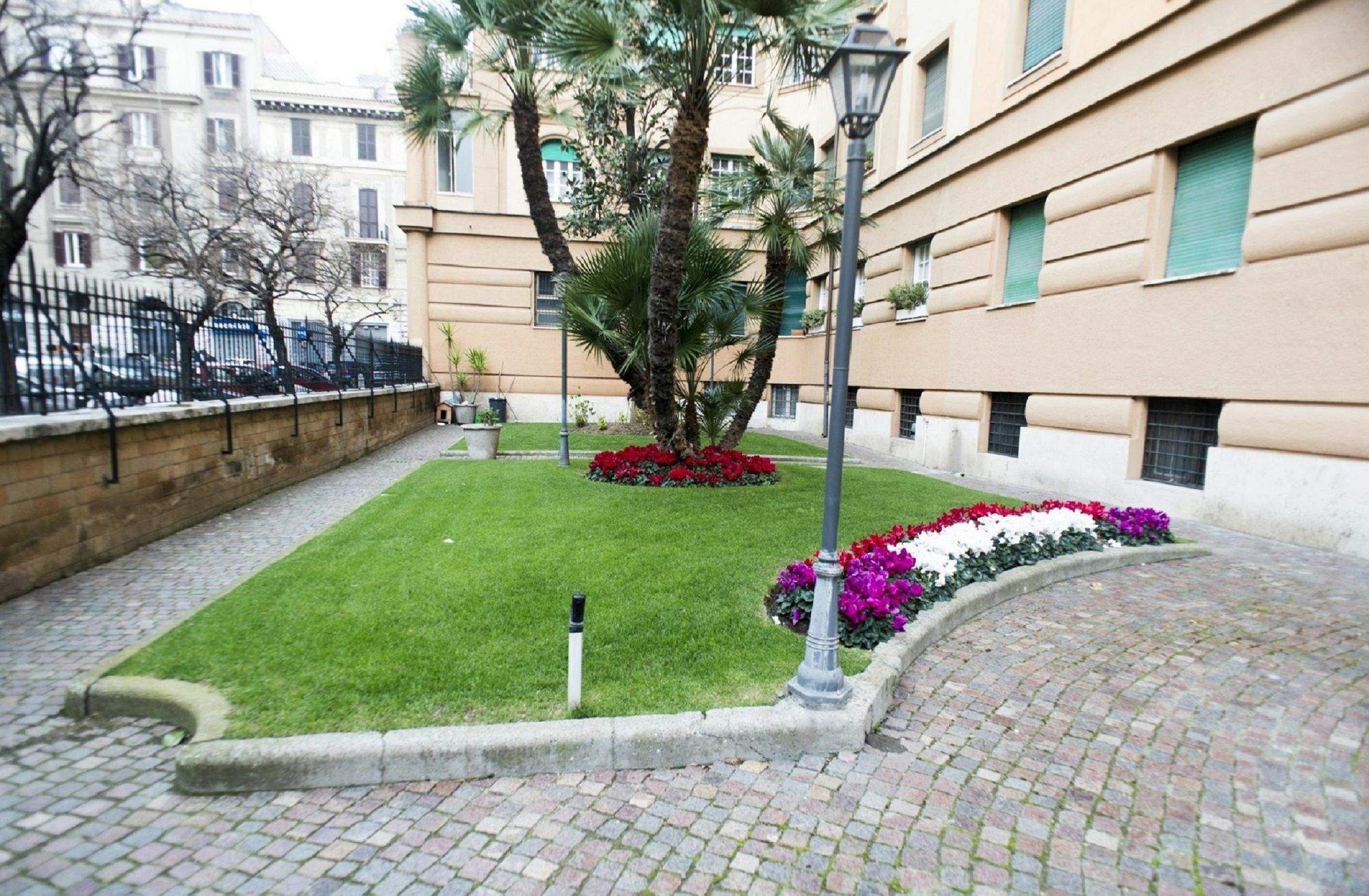 Costantino Secondo Guest House Рим Экстерьер фото